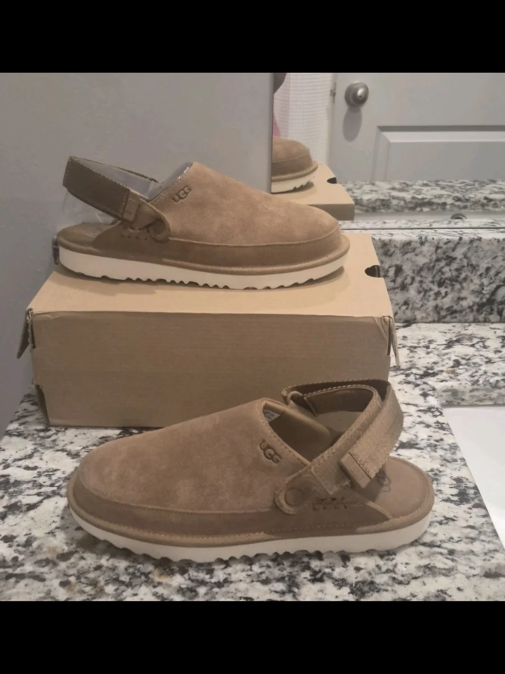 New Classic UGG Slip On CLOG **KIDS size 6 Or Womens Size 8 **